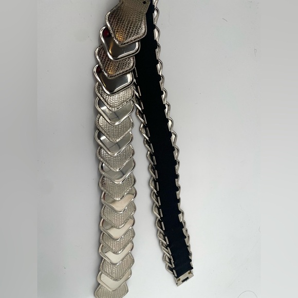 Vintage Metal Stretch Belt Layered Silver Metal Scales Western / Festival Belt - Picture 6 of 9